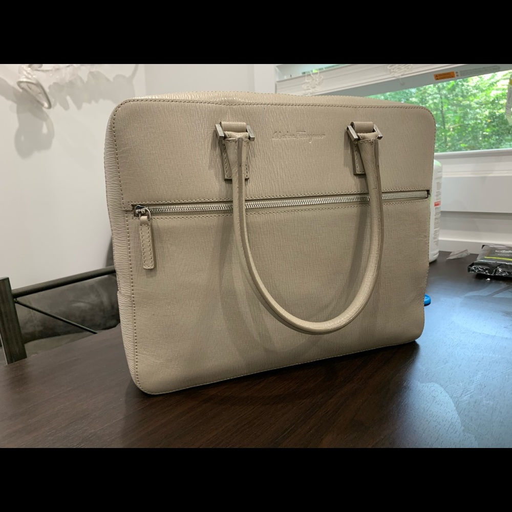 Salvatore Ferragamo Calf Pebble Leather bag
